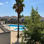 Superbe En Avec Piscine Proche Апартаменты *