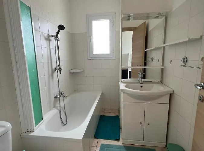 Superbe En Avec Piscine Proche Linguizzetta